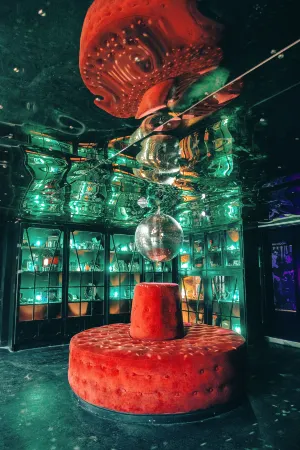 Pensão Amor Madam's Lodge Отели рядом со станцией Cais Do Sodre