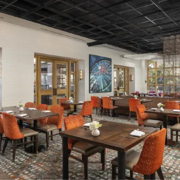 DoubleTree Suites by Hilton Hotel Austin Downtown Capitol