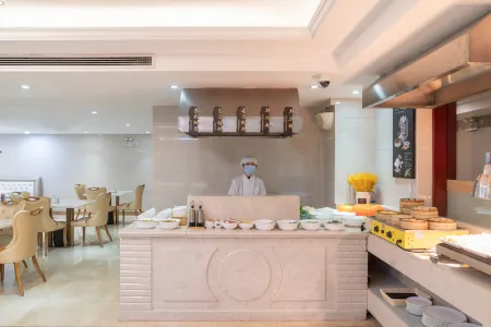 Vienna International Hotel (Shanghai Pudong Airport Free Trade Zone) Отели рядом с достопримечательностью «Former Residence of Zhang Wentian in Shanghai»