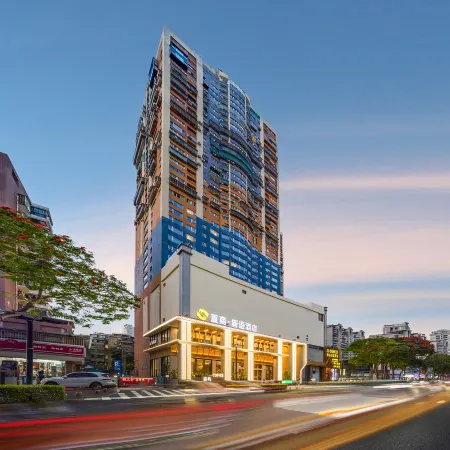 SEASHINE  HOTEL Отели рядом с достопримечательностью «Мост Хай Кан»