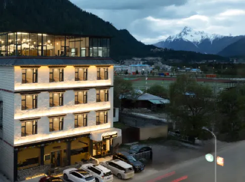 Yunjian PureSoul Hotel Hotels near Bomi Peach Blossom Valley