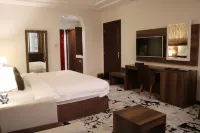 Palette Luxury Mirage Hotel United Carton Industries Company 주변 호텔