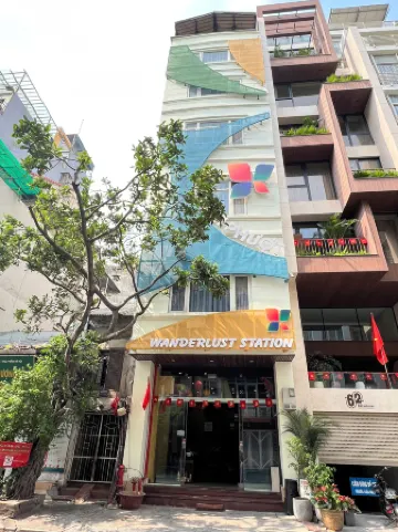 Wanderlust Station Hostel Отели рядом с достопримечательностью «Мавзолей Хо Ши Мина»