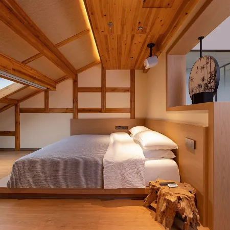 Li Family Courtyard Zen Hotel (Hongya Liujiang Ancient Town Branch)