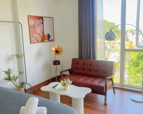 Corgi House Danang - Steps from Dragon Bridge Hotels near Monkey Mountain