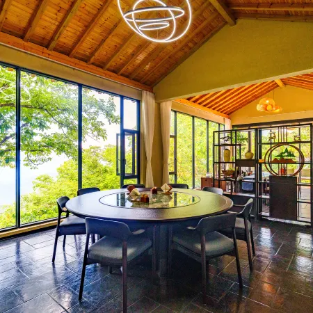 Jiuli Yunxi Wilderness Retreat