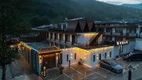 Floral Hotel · No Abode Hotel - Boutique