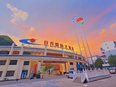 Sun And Moon International  Hotel (Zhenyuan Ancient Town Branch)