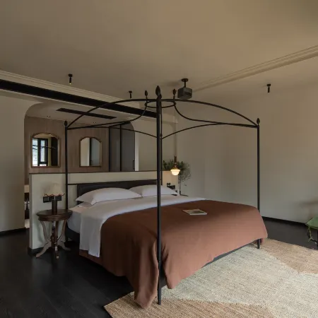 Linqi Guyin Lijiang | Golden Snow Mountain Sunshine · Sky Garden Homestay
