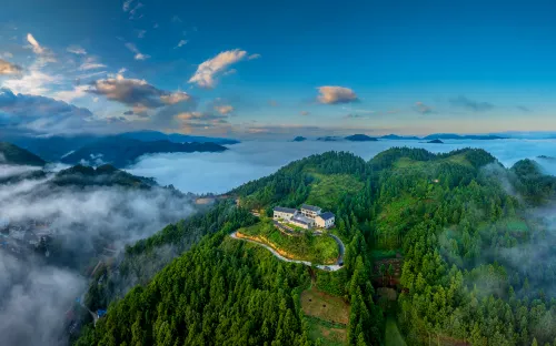 Qunshan Zhixin Hotel Các khách sạn ở Lôi Sơn