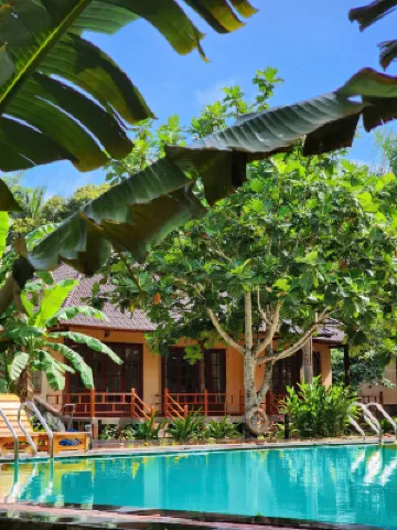 SUNRISE RESORT PHU QUOC Hotels near Ong Lang