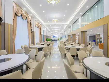 Kangding Fushun Smart Hotel (National Highway G318) Отели рядом с достопримечательностью «Kangding Love Song Square»