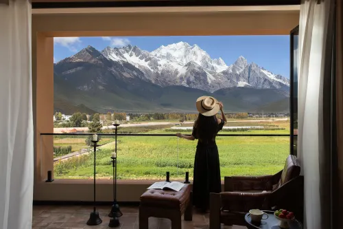 山眷雲·日照金山·田也咖啡·雪山全幅畫景飯店 精選 Photos