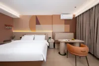 鉑悅水晶酒店（餘干琵琶湖景區米蘭街店） 鄰近五一超市的酒店