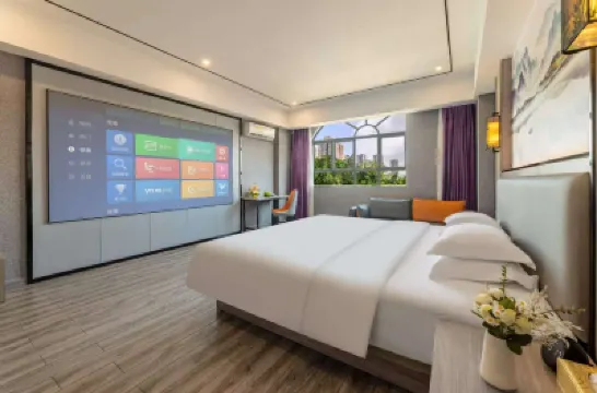 Good Luck Hotel (Humen High-speed Railway Station Store) Hotels near Humen Railway Station