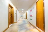 MAX E-Sports Hotel (Baolong Plaza)