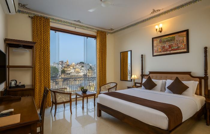 DERA PICHOLA- A Lake Facing Boutique Hotel