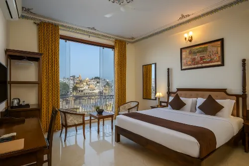 DERA PICHOLA- A Lake Facing Boutique Hotel