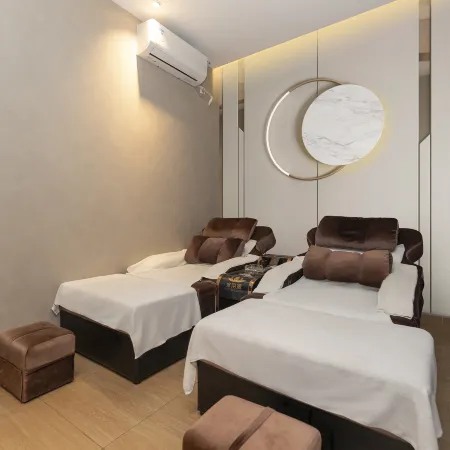 Xingdu International Hostel (Jiangnanxi Binjiang East Road Subway Station and Near Canton Tower)