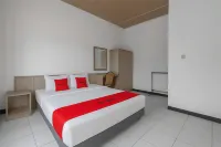 RedDoorz near Situ Cileunca Pangalengan