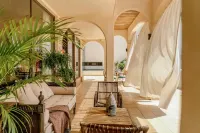 DaLi Pure-Soul Seaview Resort Hotel （Erhai Branch）