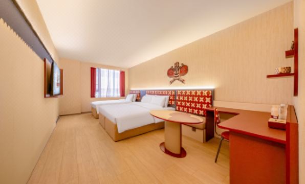 Ni Hao Hotel (Qianlingshan Park Beijing Road Subway Station)