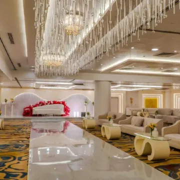 Sunday Hotel Kingdom Towers Formerly Warwick Al Dabab Hotel