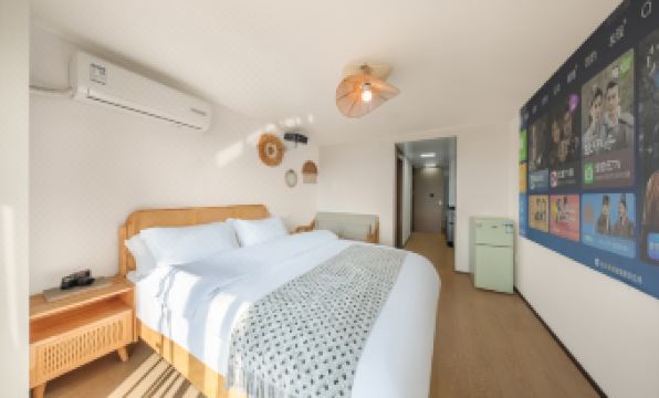 Tongying Yunqi Cinema Apartment