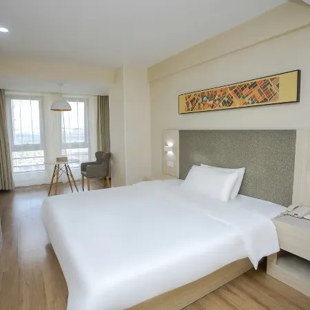 Yashang Hotel (Lu'an Railway Station)