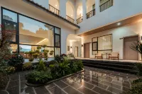 Shiyu·Villa Stream and Sea View Boutique Hotel (Shuanglang Erhai Branch) Hotel di Shuanglang Scenic Area