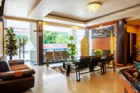 Tripletree Stefani Hotel - 3 ดาว