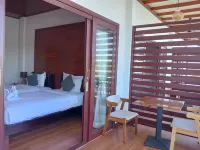 Paradise Resort, Dondet River View - С баром
