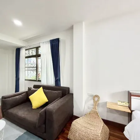 S Hostel sukhumvit 48,Near Phrakanong BTS Отели рядом с достопримечательностью «Станция BTS Он Нут»
