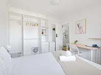 Peaceful Rooms – Walking Distance to Shops & Transport Hotels in Sydney