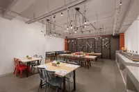 Home Inn Business Hotel (Handan East Railway Station Tianhong Plaza Branch)