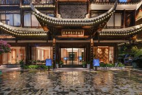 Molan Zen Riverside View Hotel