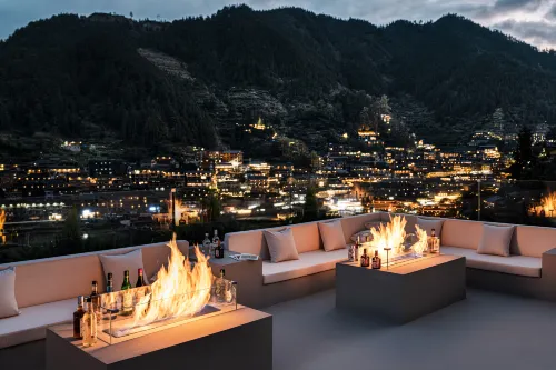 Eve Dining·Panoramic Private Hot Spring Aesthetic Villa (Xijiang Qianhudou Miao Village Branch)
