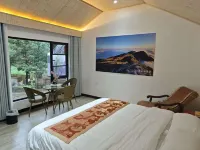 Qiyun Farm - Mountain view