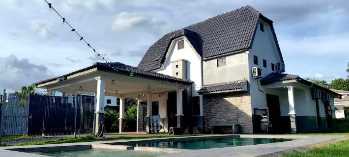 Lot 1087 - A'Famosa Villa 6Rooms Kid&Adult Pool KTV BBQ Hotels in Pegoh