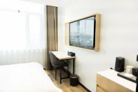 GreenTree Inn Express Hotel (Jinan Zhangqiu Qingzhao Convention and Exhibition Center)