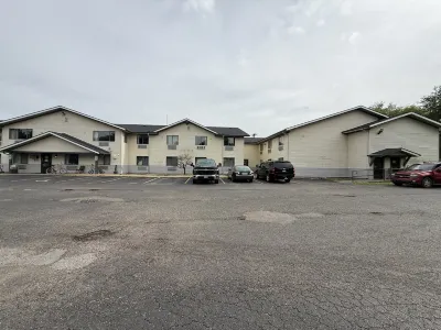 Coldwater Inn & Suites Near I 69 Hotel di 