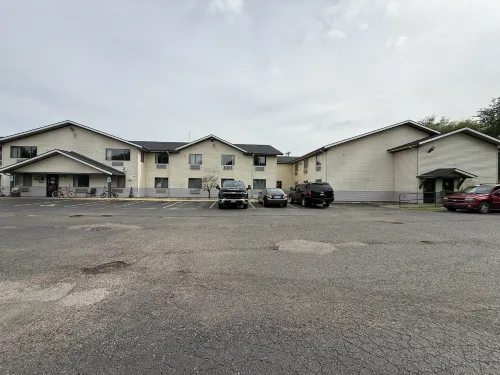 Coldwater Inn & Suites Near I 69