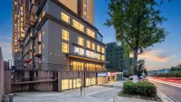 Fenghua Hotel (Guiyang Qingzhen Business College)