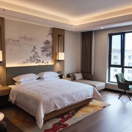 Huining Bell Tower Hotel