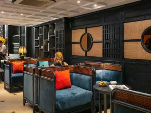 Scent Premium Hotel & Skybar