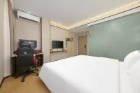 魯班電競酒店（海南師範大學龍湖天街店） - 2星級