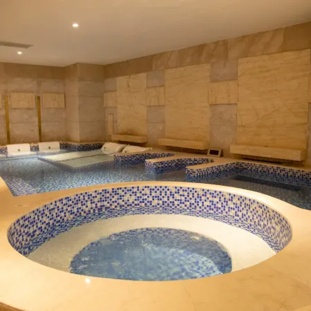 Qionghai Hotel