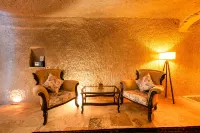 Memories Cave House - 2-Star