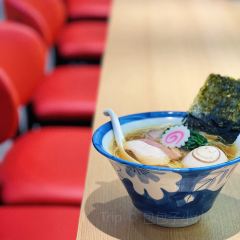 Ramen满吉·豚骨拉面·烧鸟(长宁来福士店) 여행 사진