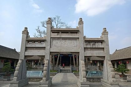 艳阳天酒店(月季店)